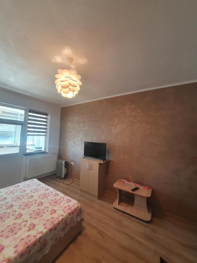 Shopping Cyti Cu 5 Apartment Ramnicu Valcea Exterior photo